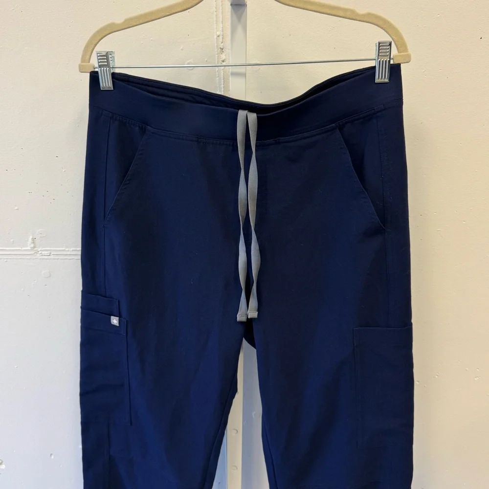 Figs Men’s Axim Cargo‎ Scrub Pants™ Nurse Scrubs Uniform Navy Medium